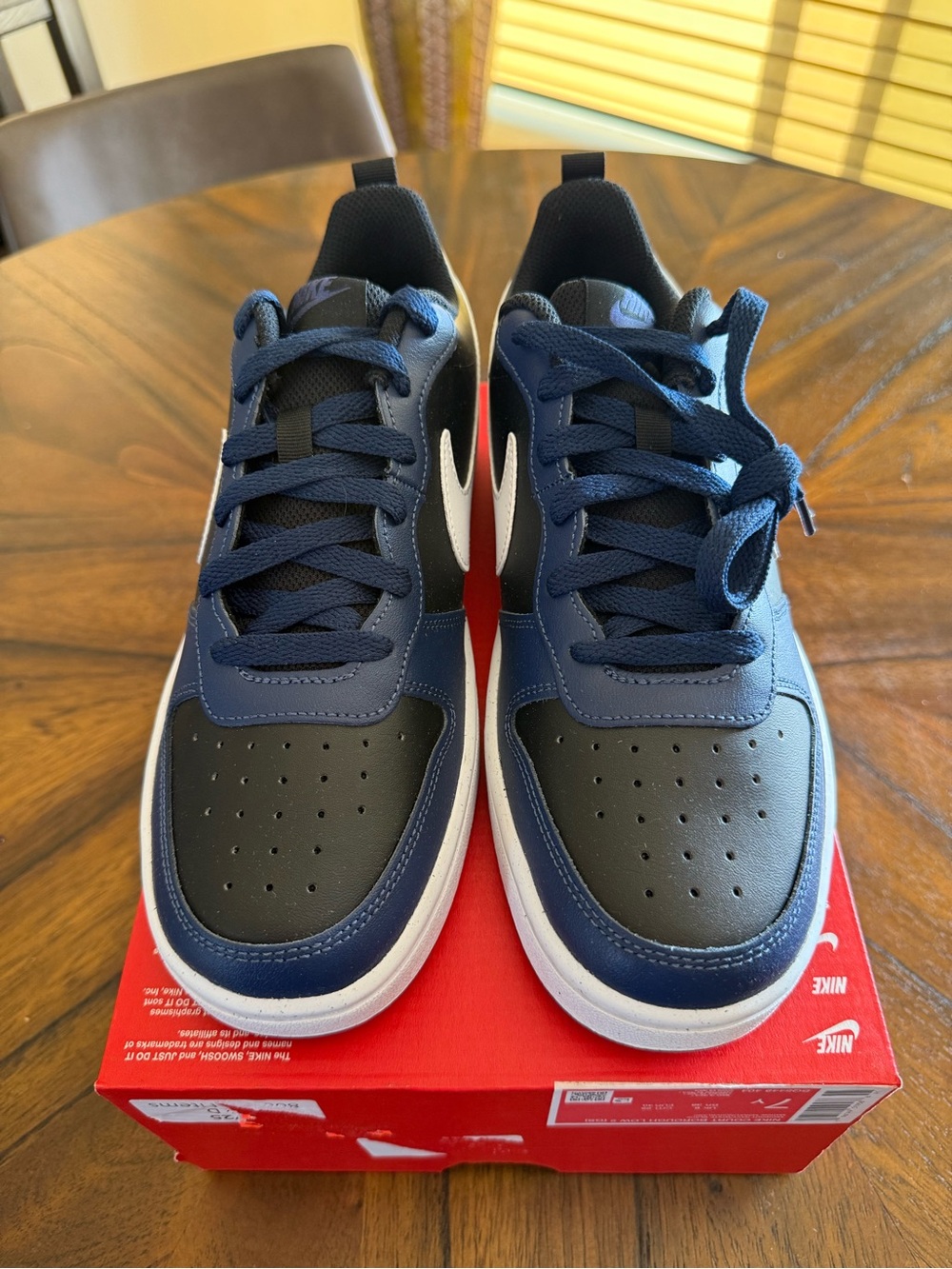 Nike Court Borough Low 2 (GS) - Size 7Y - BQ5448-404